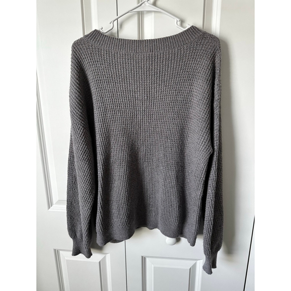 a.n.a a new approach Gray V-Neck Sweater M - Picture 2 of 5